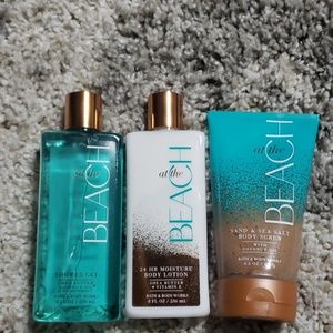 FINAL PRICE!!!! Bath and Body shower set